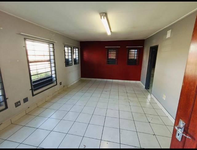 INDUSTRIAL PROPERTY TO RENT IN HALFWAY HOUSE